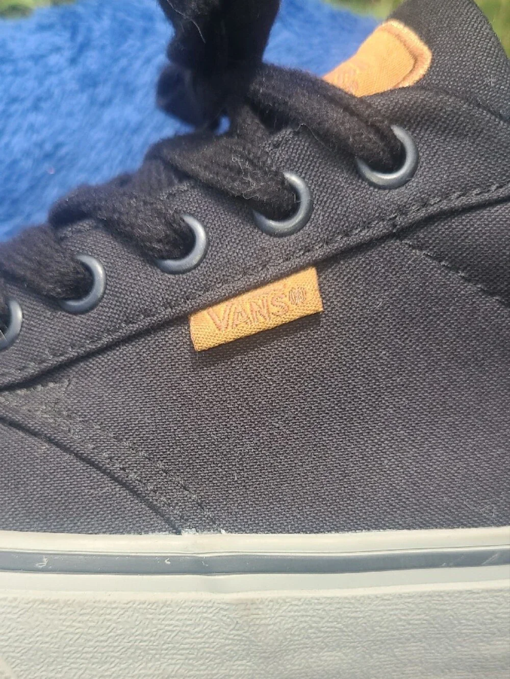 Vans Black Canvas Low-Top Sneakers with Tan Accents Mens Size 9.5